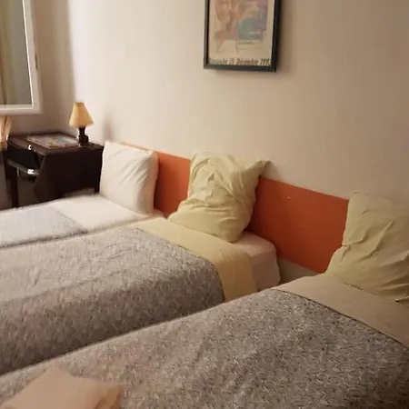 In - Rue Droite Guest house