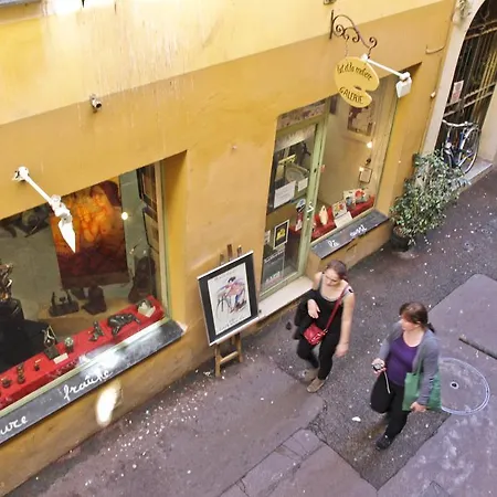 In - Rue Droite Guest house *